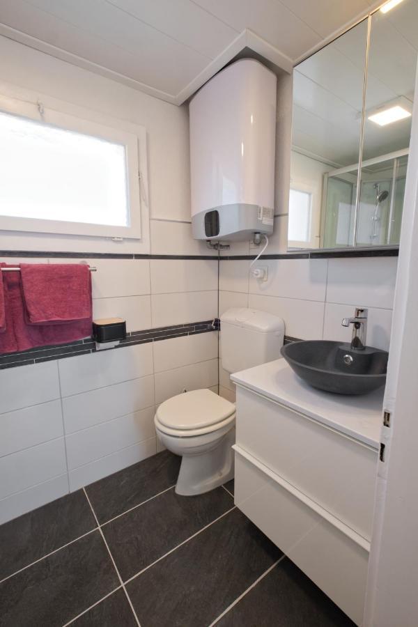 Salmsach Lake Getaway Apartment With Private Entrance, Right On The Lake Constance Cycle Path, Barbecue Area, Free Wifi, Netflix And Free Bikes מראה חיצוני תמונה
